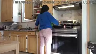 لعب في البيت