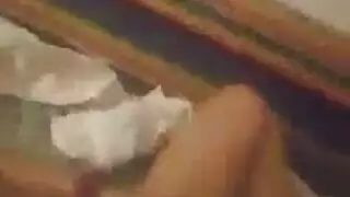 العاشقات المثليات جيانا وصوفي تمارسان الجنس بقوة بينما رجالهما غائبون