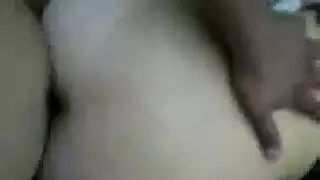 ليلة أولى عنيفة فرج العذراء ينزف بعد جنس مكثف