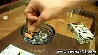 فتيات عذارى صغيرات يتم فض بكارتهن في مشهد إباحي