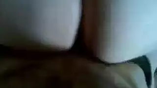 لبوة متجوزة تركب على زبر عشيقها كامل