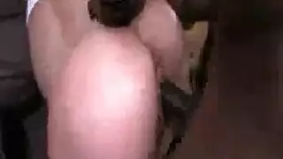 حصري: دردشة إباحية سرية لمشاهير سودانيين وتبادل صور عارية