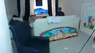 سحاقية ذات مؤخرة كبيرة تحصل على قذف مفاجئ على الوجه