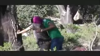 جنس عربي صريح في العراء ضد شجرة تصوير سري