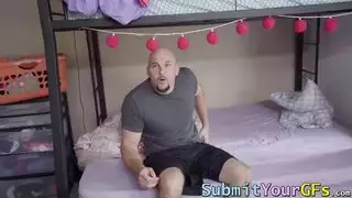 آريا فاي هي فتاة صغيرة تحب أن تمارس الجنس مع رفيقها الوسيم