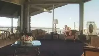 جوليا لوكس تتوسل للاختراق المزدوج القاسي في هذا المشهد الإباحي