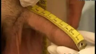 ممرضة كبيرة الثدي تأخذ أعضاء ذكرية متعددة في جنس جماعي