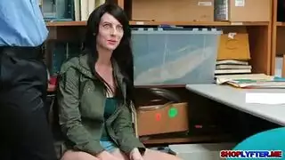 السكرتيرة الساخنة تأخذ نيك مكتب قاسي مع تأوهات عالية