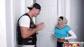 اشتعلت استمناء راكب الدراجة النارية قصة