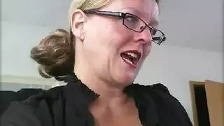 شرج في الحديقة: امرأة خبيرة وخادمها