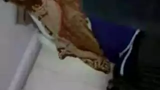 ملكة ممتلئة تتعرض لجماع شرجي عنيف: تمطيط وملء