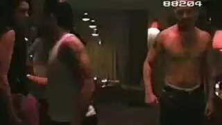 هوس الوحش: رجال يمارسون الجنس مع الحيوانات في مشاهد قاسية