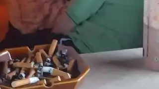 مراهقة وحشية وحيدة: تمارس الجنس بكسيها بأصابعها في الخارج