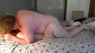 دخلت على أبي وهو يداعب نفسه، خرجت بقذفه داخلها