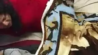 إغراء الجوارب: الصنادل البيضاء والجوارب في مشهد فتيش قوي