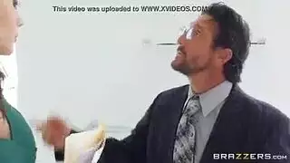 شانيل بريستون مكبلة الأيدي تمص بقذارة وتتلقي بالقذف الداخلي