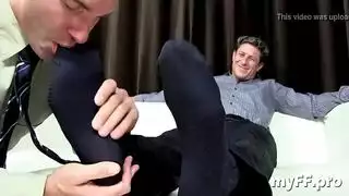 فيتش قدم عنيف قبل الاجتماع الرسمي