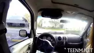 جنس عام متخفي: جلسة نيك سريعة في السيارة مع عشيقتي