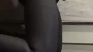 حركة بنات عم إباحية: هؤلاء البنات يفتحن أرجلهن ويتأوهن للمزيد