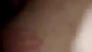 العاهرة السمراء الصغيرة إيفا كاي تمت ممارسة الجنس معها بقوة بواسطة قضيب أسود كبير في مشهد إباحي