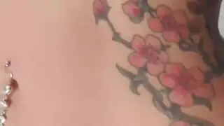 عاريات ومستعدات: مهبلاتهن تقطر استعداداً للفعل