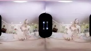 لا تريد شيئًا أكثر من أن تكون حيوانك الجنسي الأليف