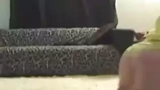 بورن هواة xxx: أم عربية ممتلئة تظهر ثدييها العصيريين