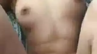 جميلة حصة الرقص تعود للبيت، تحلق ناعمة وتتعرض للضرب