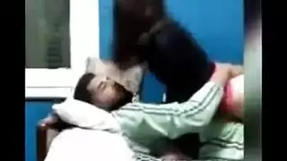 استغل غياب اهله وراح ينيك اخته