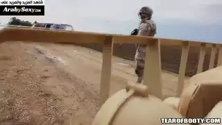 الجندي الأمريكي يحصل على جنس فموي من فتاة شرق أوسطية مغرية