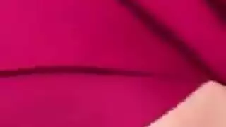 آسيوية ساخنة تمص بقوة قضيب خليجي كبير