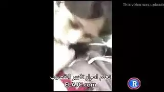 ربة منزل عربية متلهفة تحصل على هزات متعددة في سكس عراقي