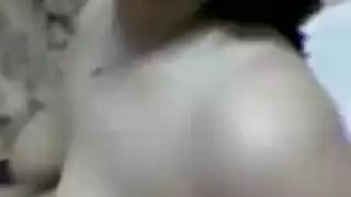 كس الصديقة القحبة يمسك بزبّه السميك