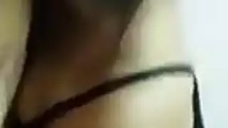 حوريات عربيات يستكشفن أجساد بعضهن