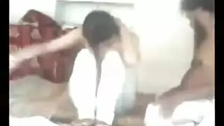 المداعبة الرومانسية تؤدي إلى إيلاج مزدوج مكثف