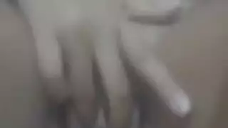 ضرب متواصل وجوقة من squirting