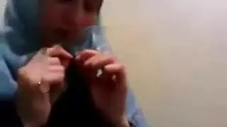 إباحي: متزوجة ومحجبة، تتوق لقضيب غليظ