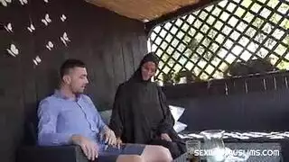 أم مصرية شهية تترك زوجها من أجل جنس مكتبي صريح