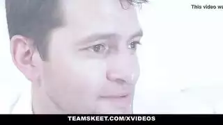 نيك بزاز ممرضة ساخنة بحجم دبل دي في مقطع إكس إكس إكس صريح