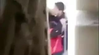  إباحية المحرمات العائلية: محاصرة المحجبة لجلسة إثارة ساخنة