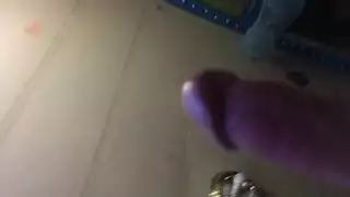 أوضاع جنسية منزلية حميمة: إطلاق الأحمال على كس شهي