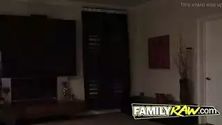 رحلة من الجحيم: إيميلي ويليس تتحمّل إساءة قاسية في حلقها