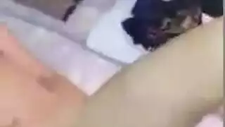 عاهرتان مثارتان تتوسلان مني رجل