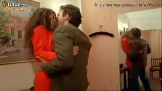 ممثلة من الدرجة الأولى أطلقت العنان في مشهد قاسي لجنس مزدوج وبلع