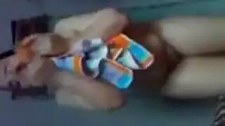 إباحية وقت الاستحمام: فتاة عربية عاهرة تناك نفسها بقوة في الحمام