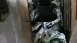 شهوة مكتبية: نيك جامح على الطاولة مع زميل متزوج