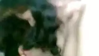 فيلم إباحي هندي: مداعبة ساخنة تؤدي إلى جنس صريح