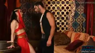 نيك عربية نحيفة من ألف ليلة وليلة على السفرة في جميع الأوضاع