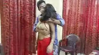 إكس إكس إكس هندي: مداعبة مص الثدي تؤدي إلى جماع خشن