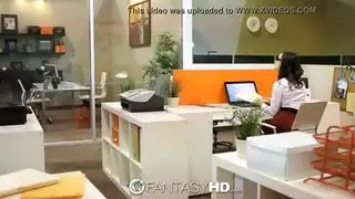 نيك شركاتي: المدير يملأ طيز السكرتيرة بالسائل المنوي